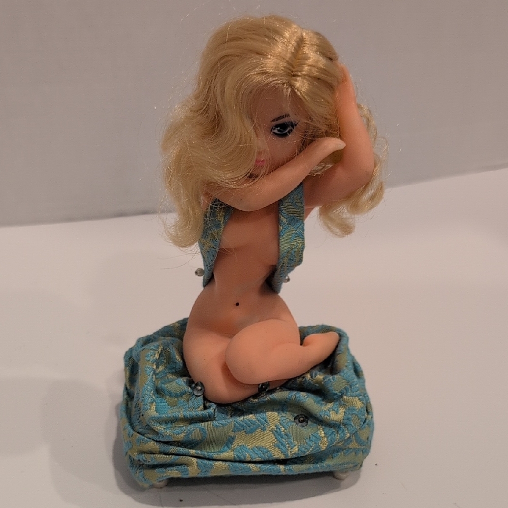 Rare Japan Vintage Runner Pin-up Doll